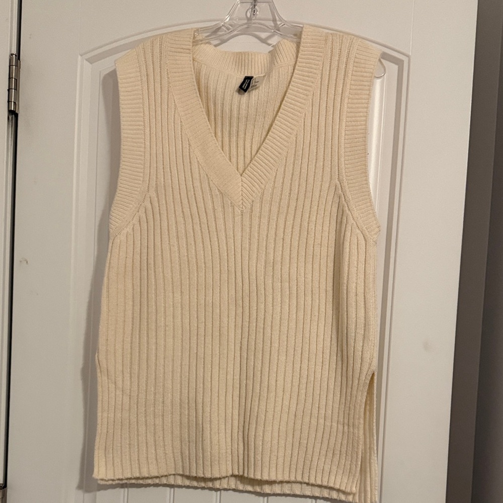 H&M Cream Ribbed Knit Top